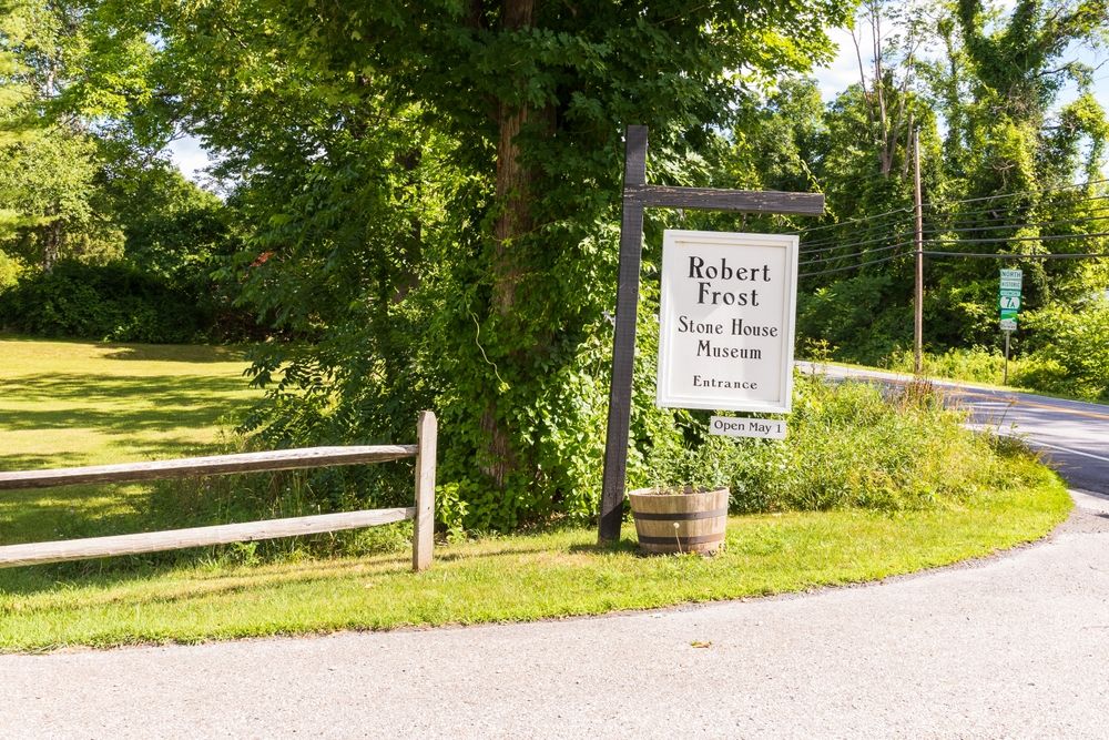 Welcome sign of Robert Frost Stone House Museum