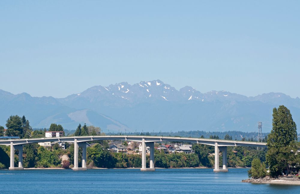 Far view of Manette Bridge