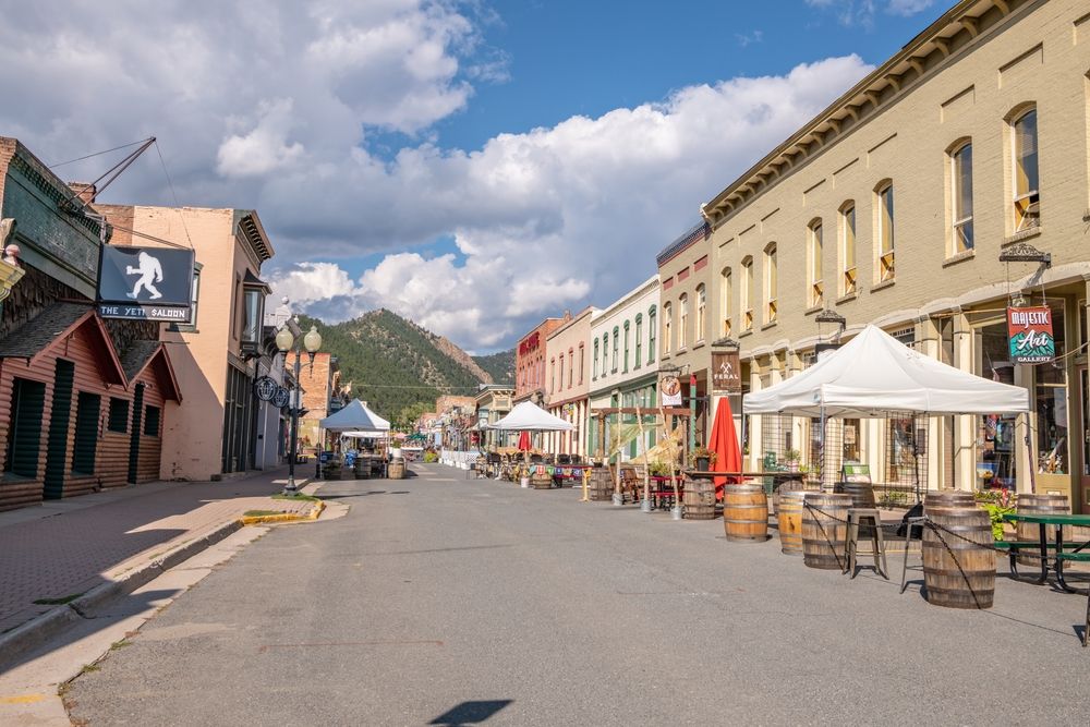 Street of Yeti Saloon