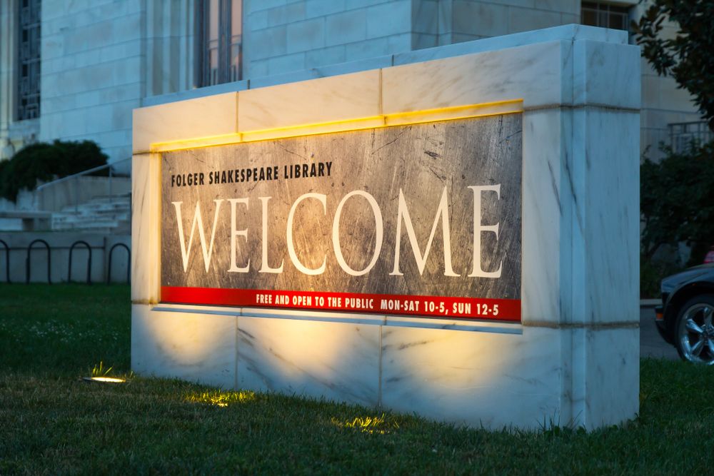 Welcome sign of Folger Shakespeare Library