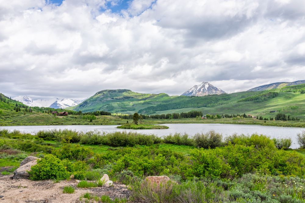 View of peanut lake and gothic mountain at Lower Loop Mountain Trail