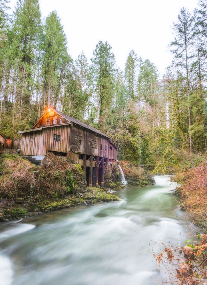 Exterior of Cedar Creek Grist Mill