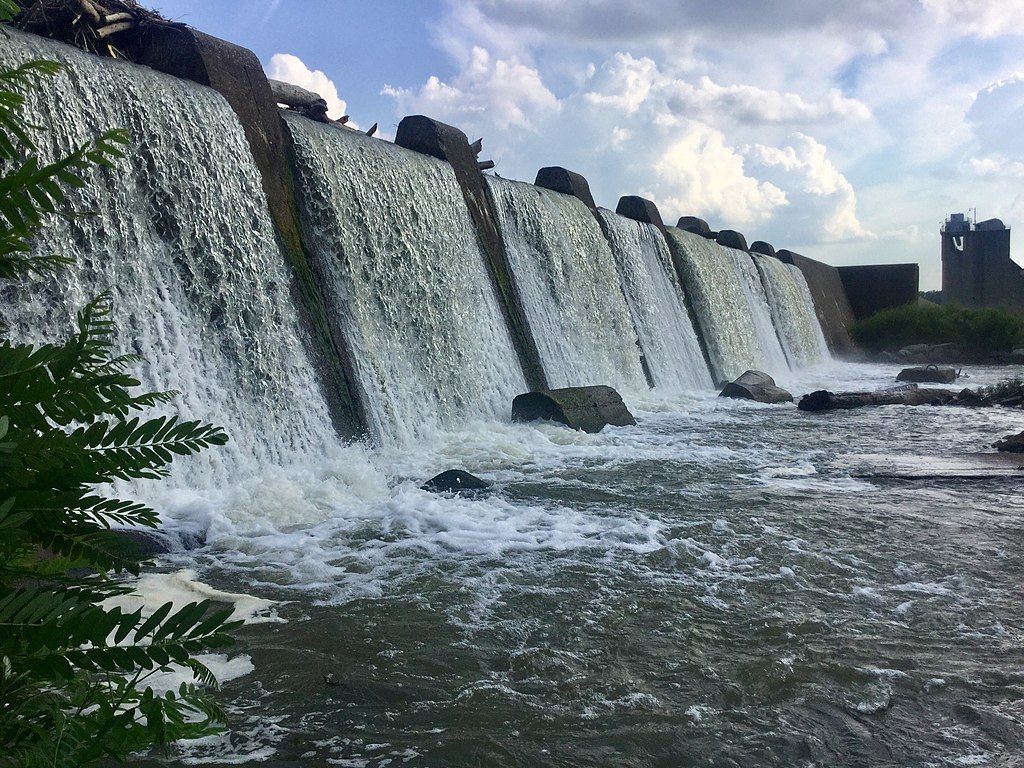 A dam at Falls of the Ohio State Park
