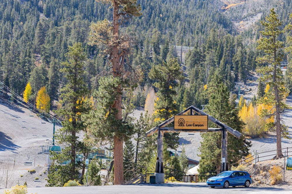 Entrance to Lee Canyon