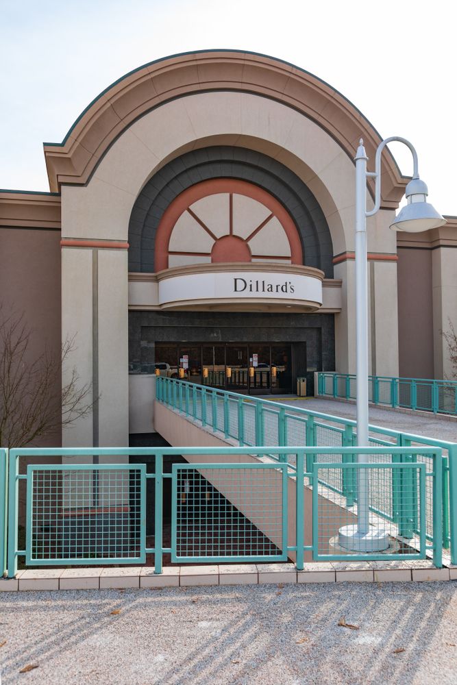 Dillard's storefront at Valley Hills Mall