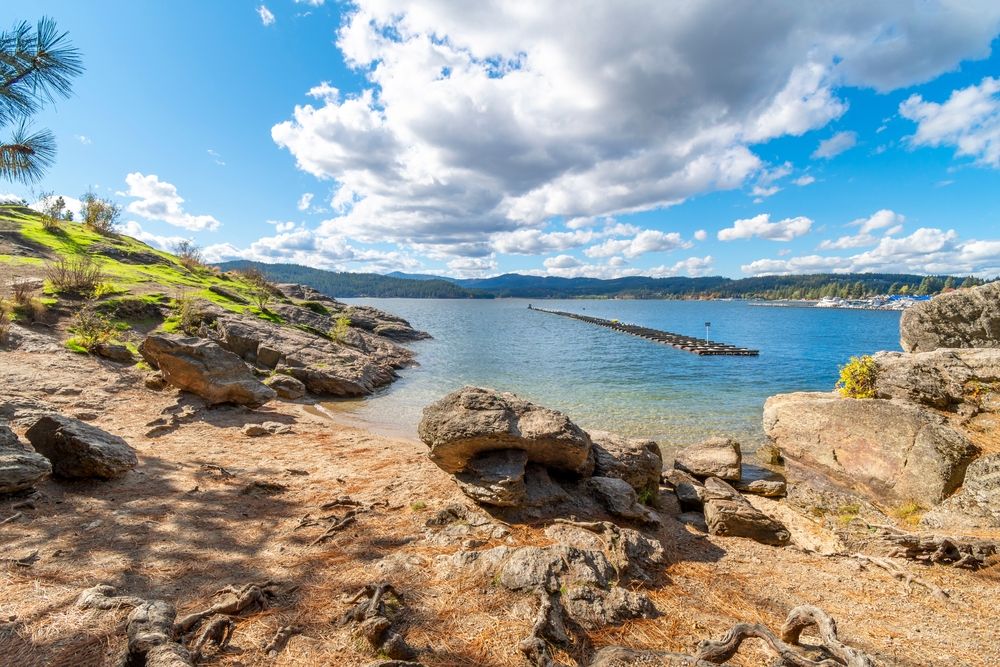 Rocky shoreline of Tubbs Hill