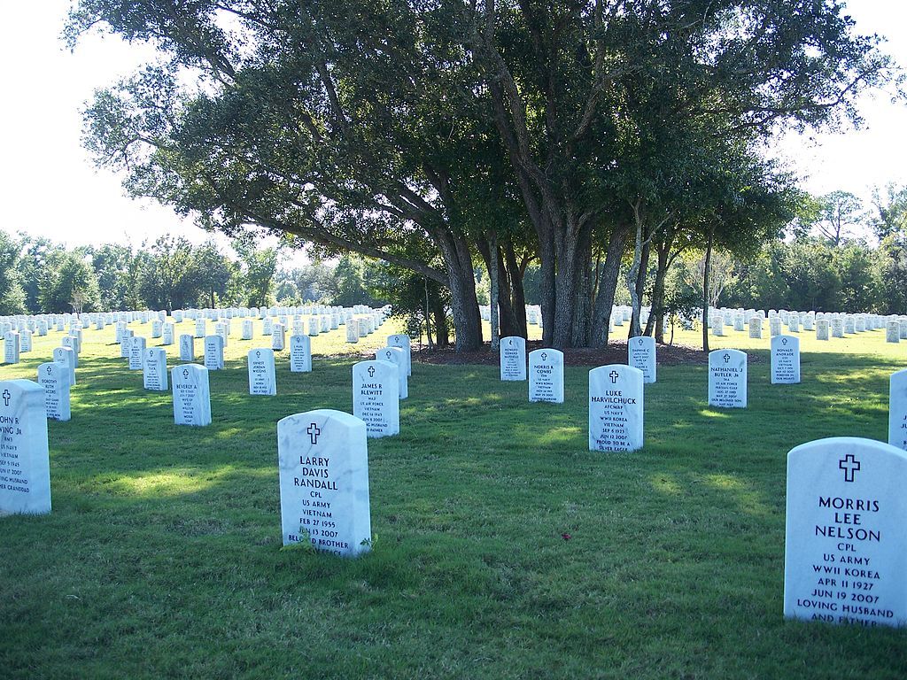White headstones of civil war soldiers.