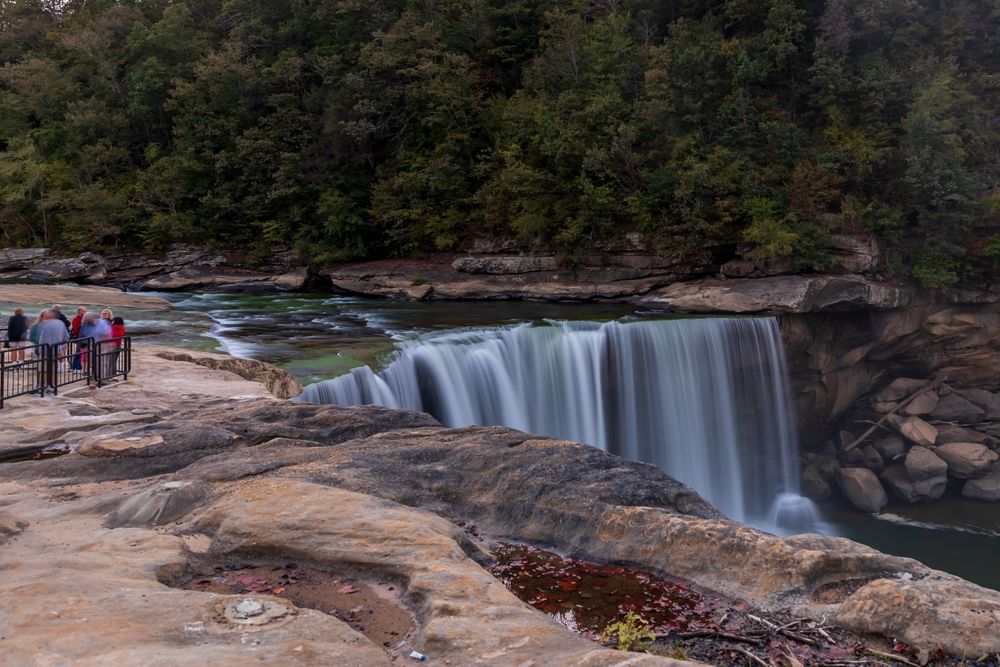 People at Cumberland Falls' observation deck