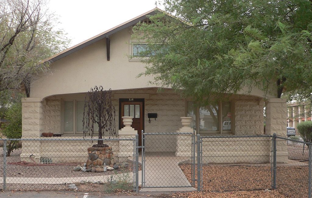 Front view of Casa Grande Art Museum's exterior