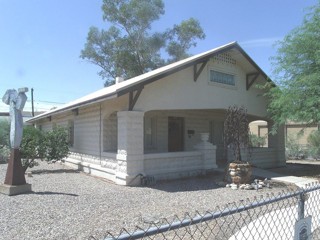 Side view of Casa Grande Art Museum's exterior
