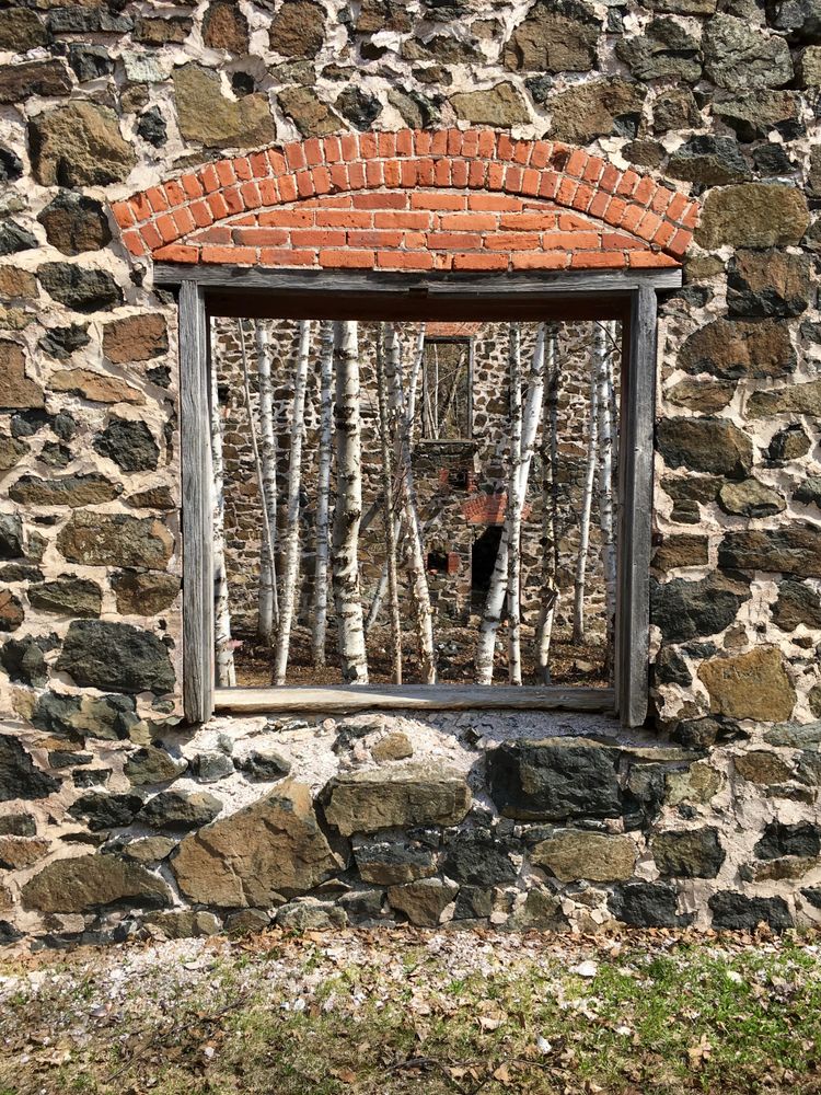 Window ruins at Delaware Mine