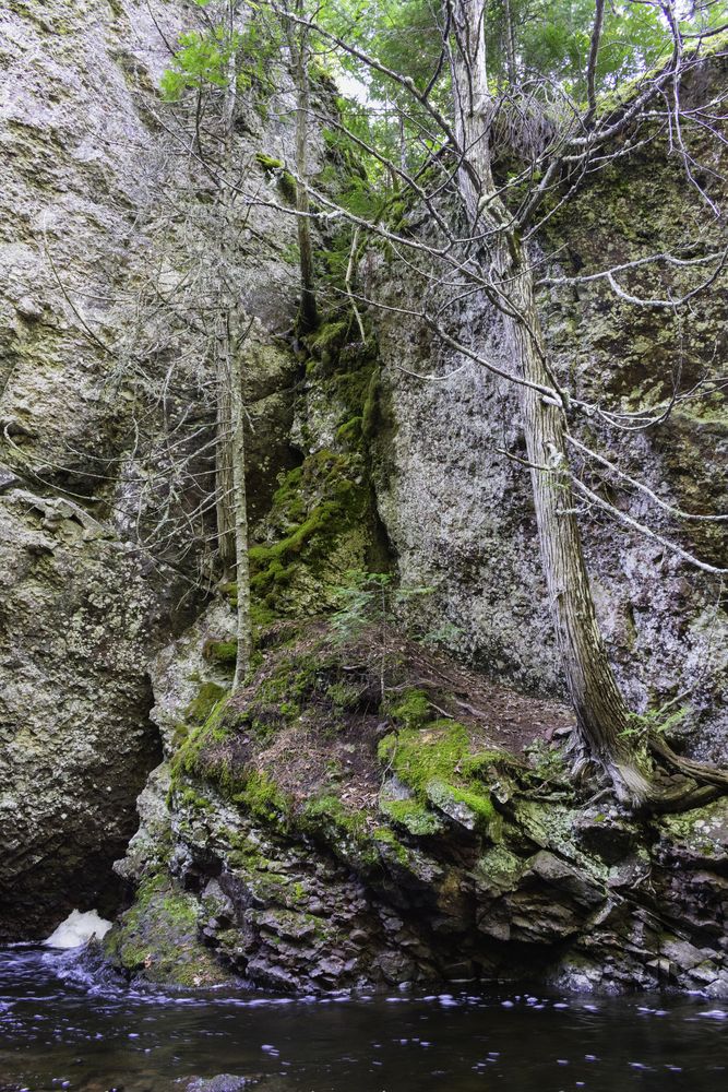 Cliffs at Manganese Falls
