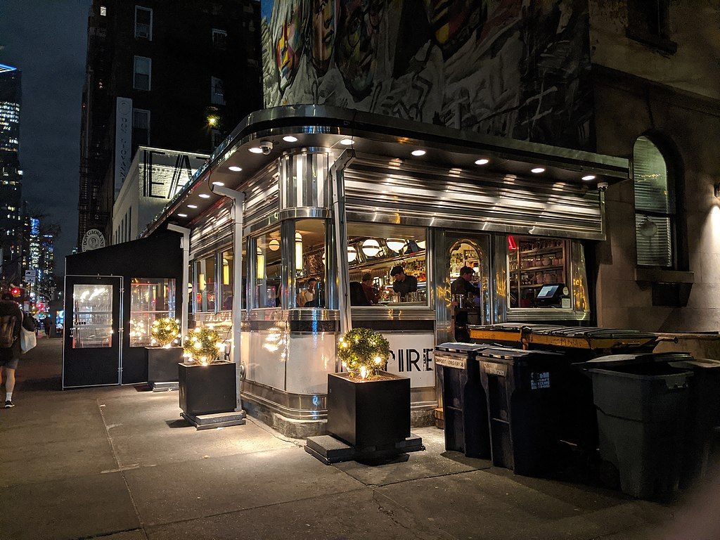Exterior of Empire Diner