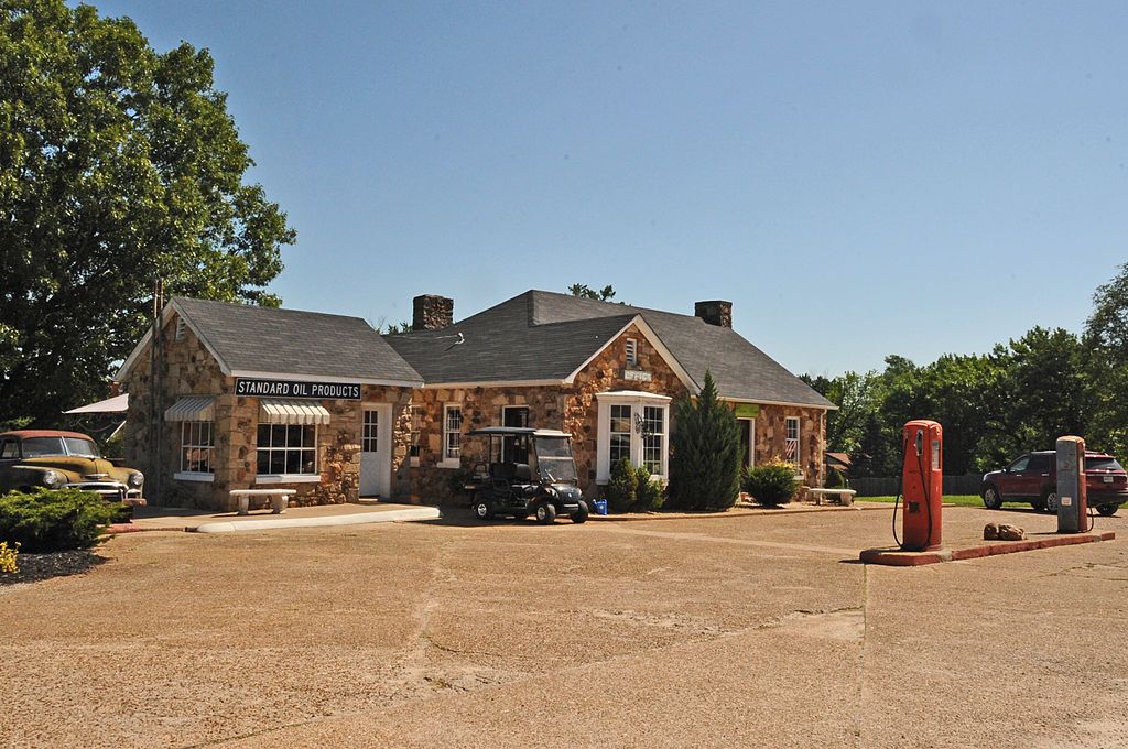 Exterior of the Wagon Wheel Motel