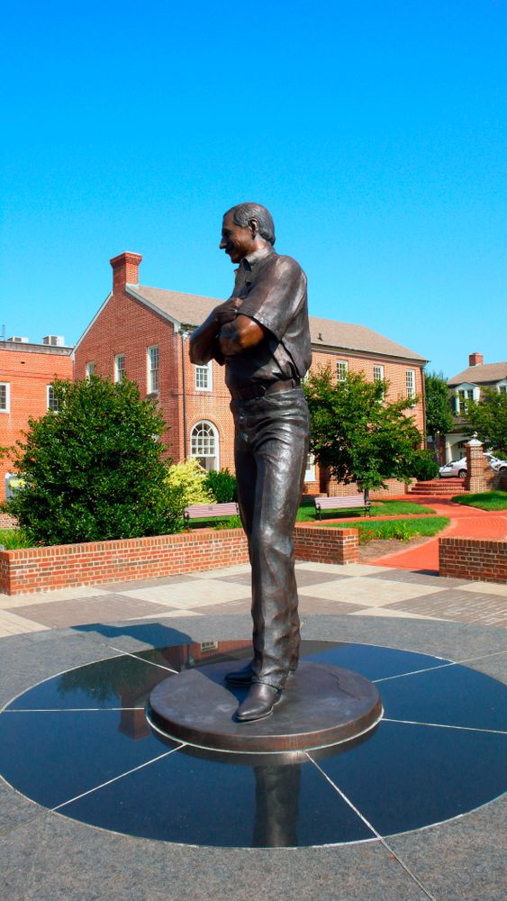 Side view of Dale Earnhardt statue along dale trail