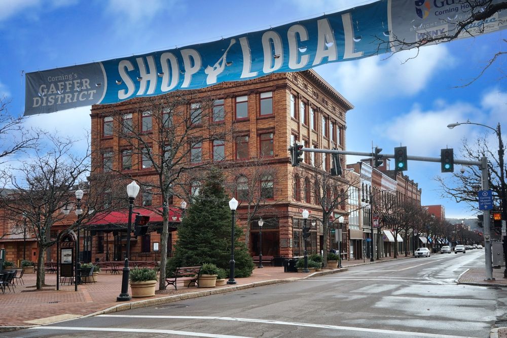 Welcome sign of Corning's Gaffer District