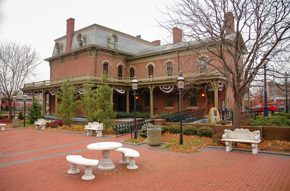 Chairs and tables on the grounds of First Ladies National Historic Site
