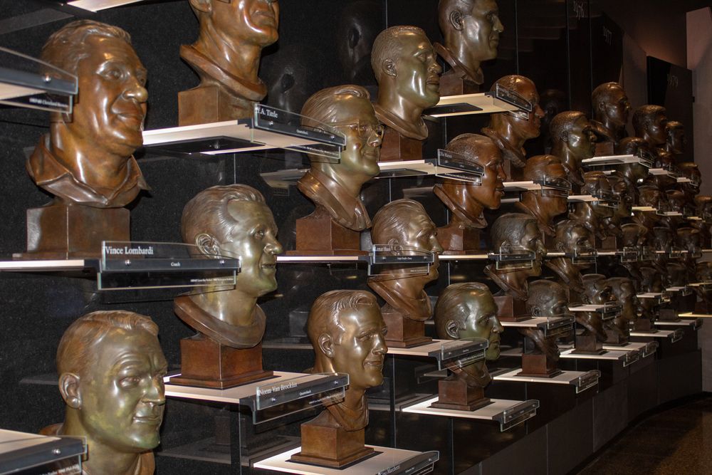 Pro Football Hall of Fame inductees bronze collection