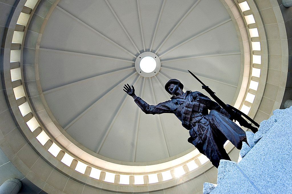 The "follow me" statue in National Infantry Museum