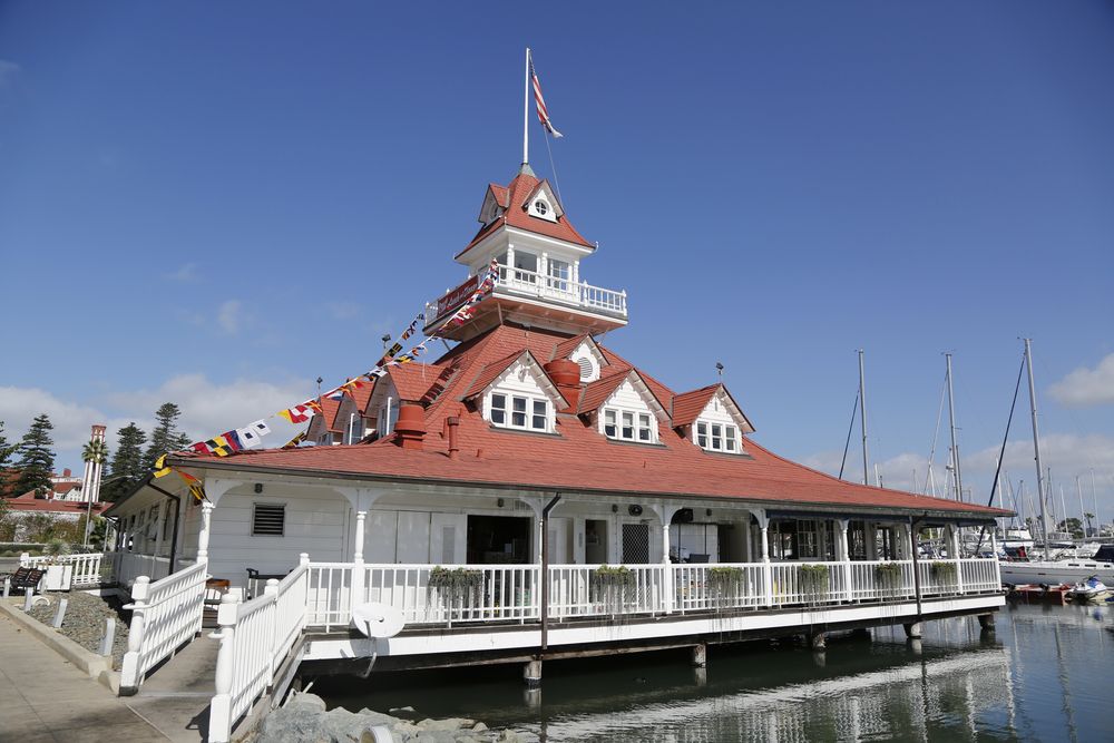 Exterior of Bluewater Boathouse Seafood Grill