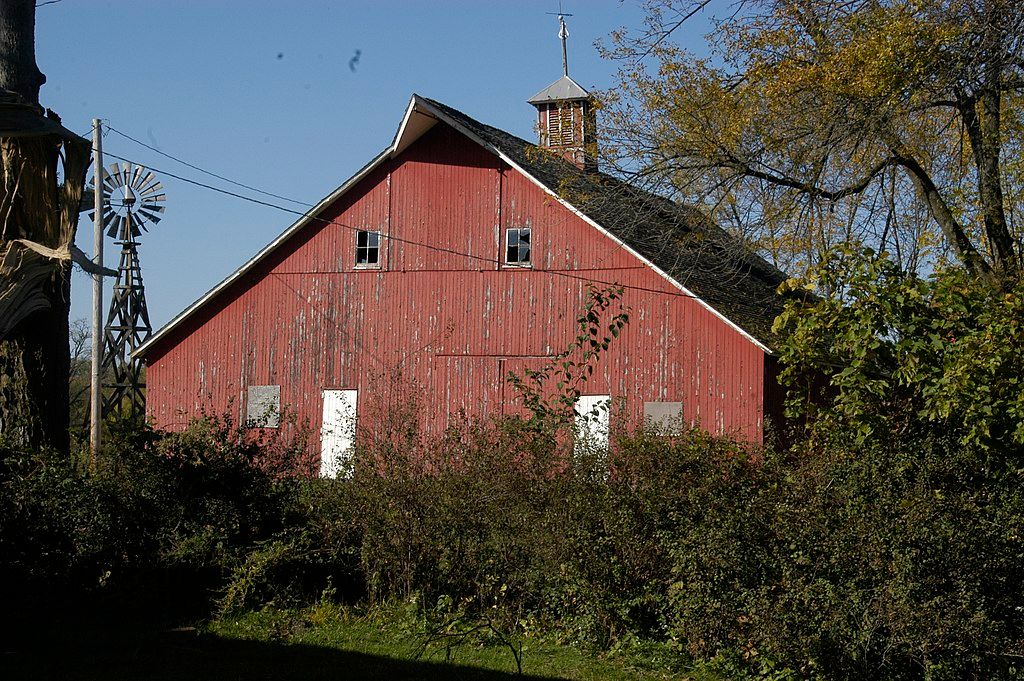 A barn at Seminole Valley Farm