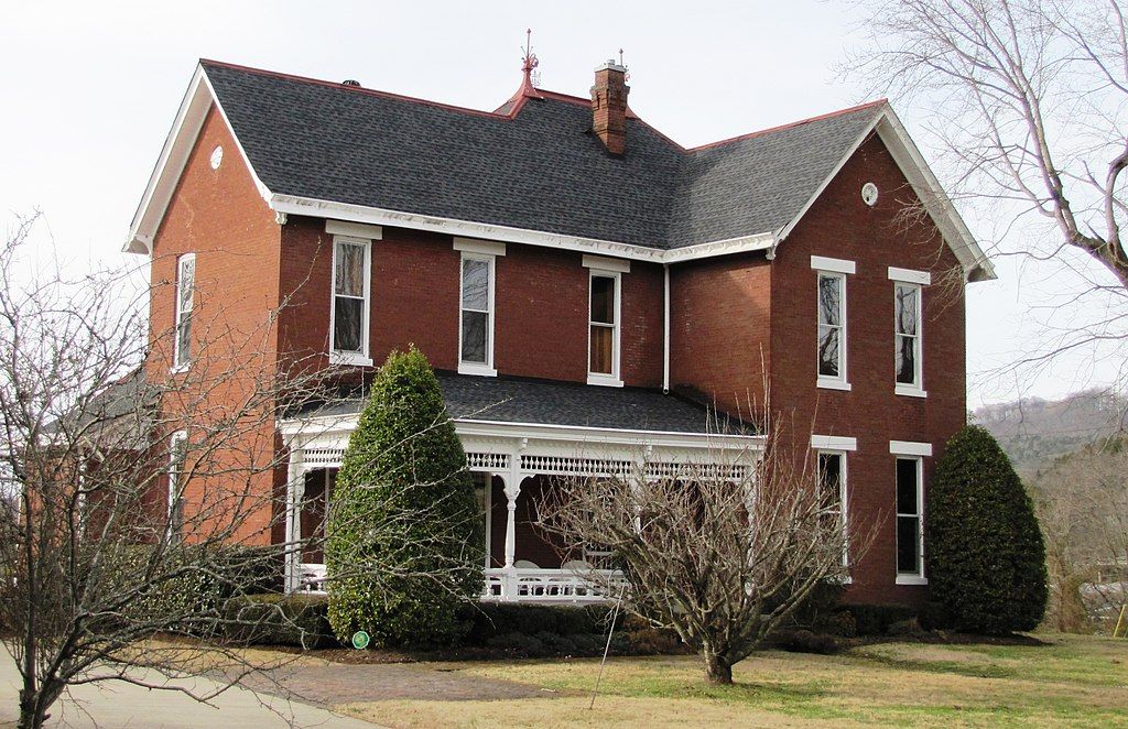 Exterior of Davis-Hull House