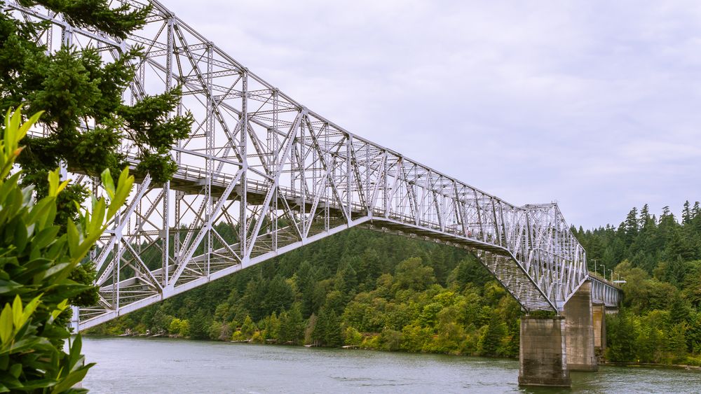 The structure of the Bridge of the Gods