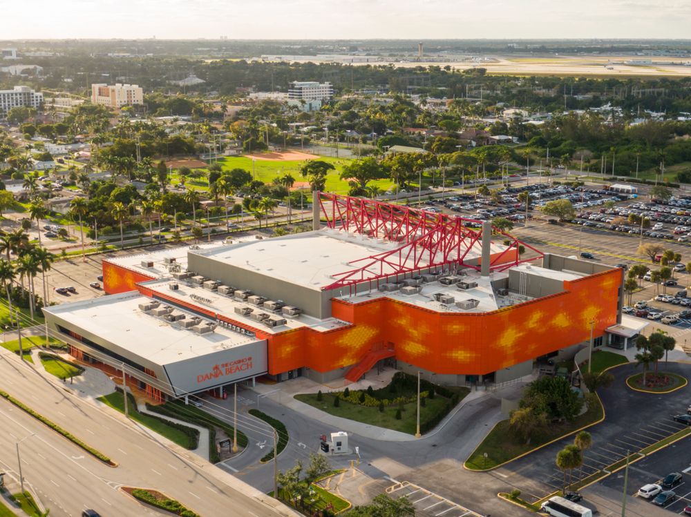 Aerila view of the casino @ dania beach showing the huge building, and trees.