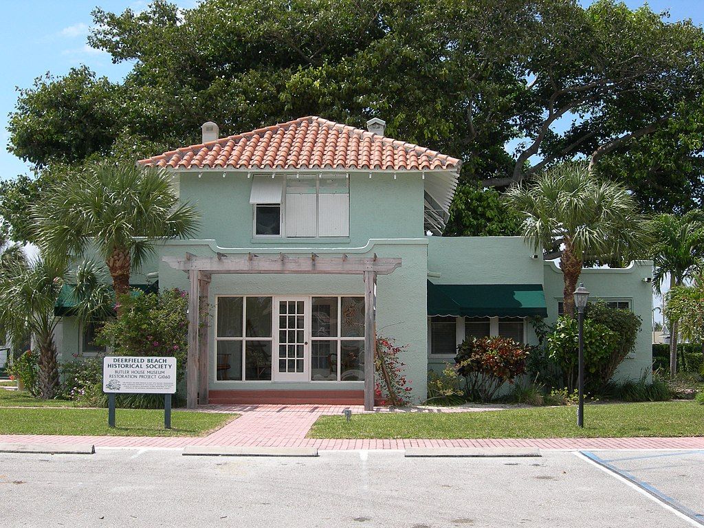 Front view of James D. and Alice Butler House's exterior
