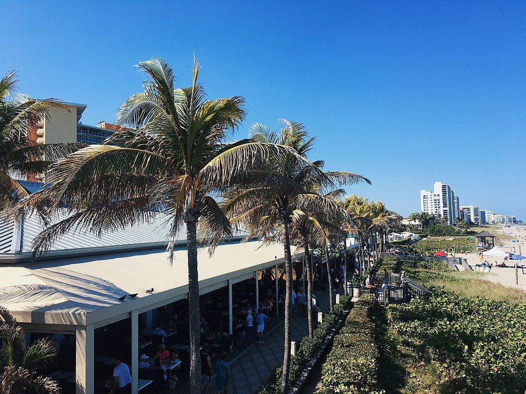 Restaurants along Deerfield Beach Boardwalk