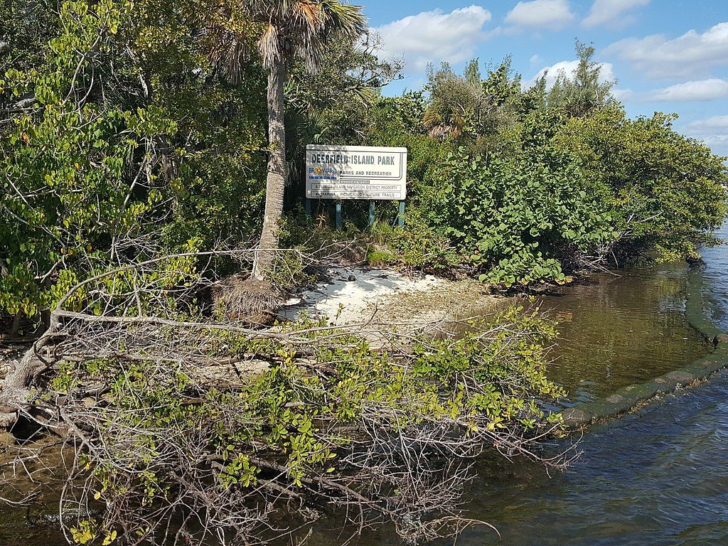 Signage of Deerfield Island Park