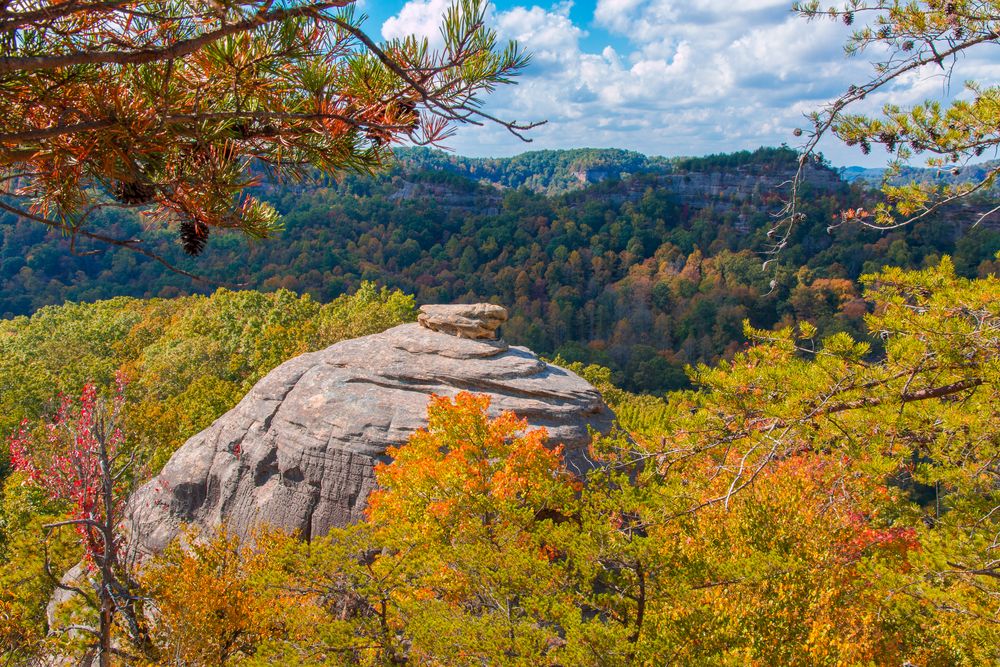Courthouse rock at Red River Gorge's peak