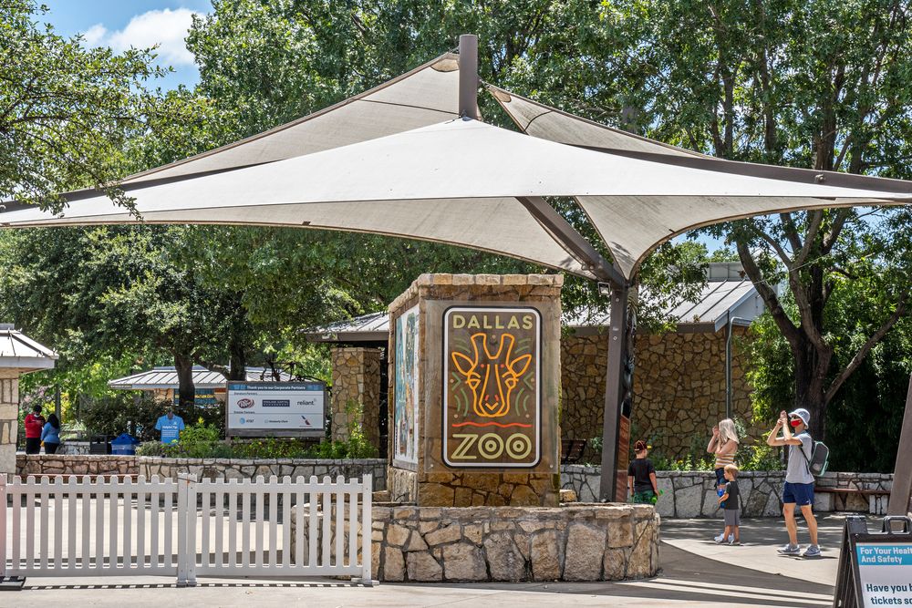 Signage of Dallas Zoo