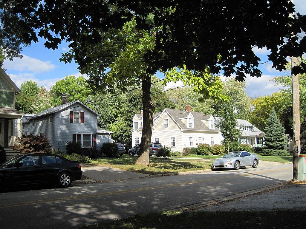 North Avenue at Naperville Historic District