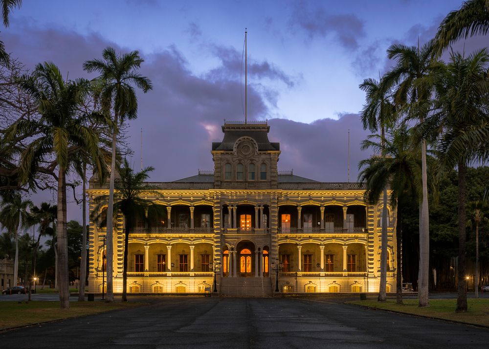 Night view of Iolani Palace exterior