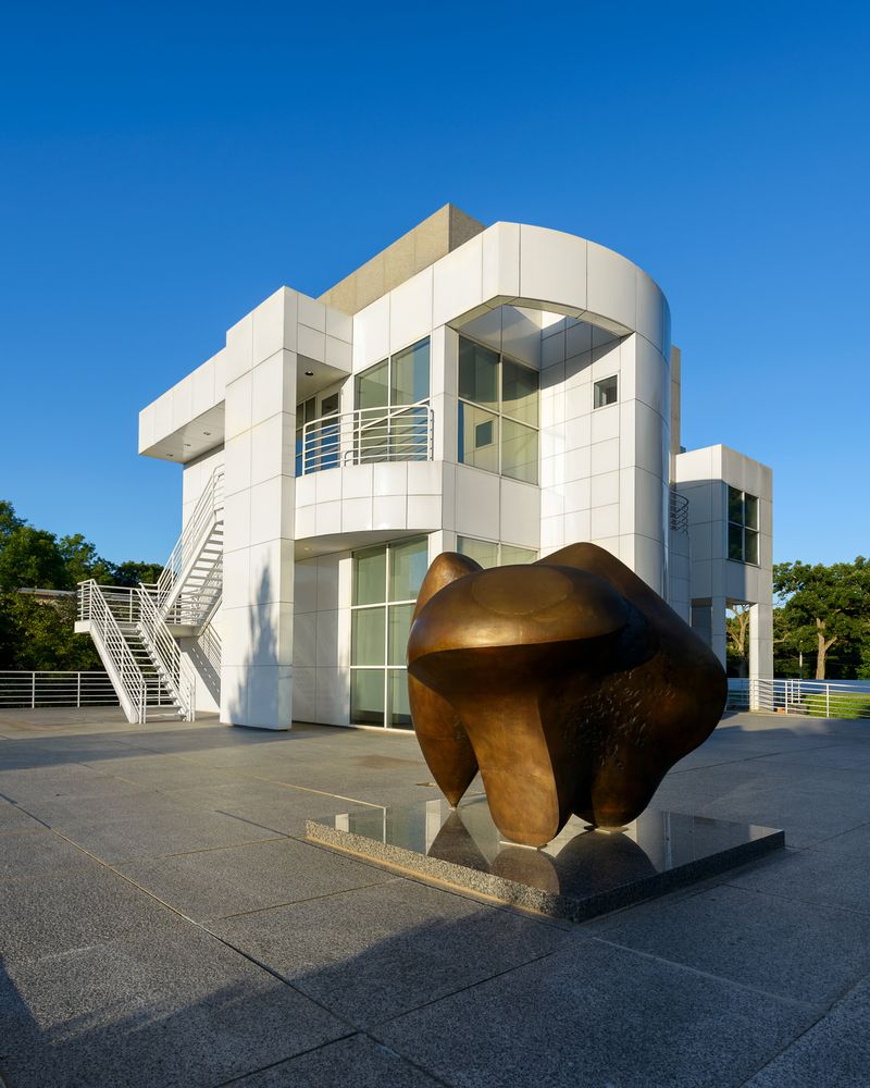 Sculpture in front of the Des Moines Art Center