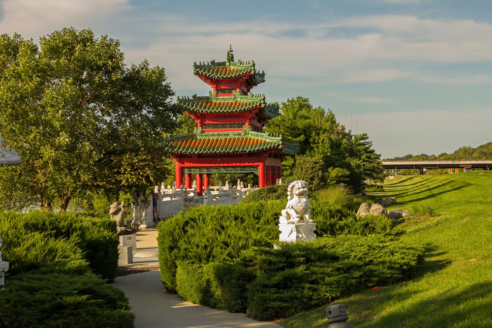 Chinese pavilion at Robert D. Ray Asian Gardens