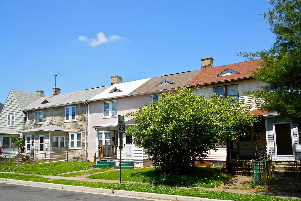 Houses along Dundalk Historic District