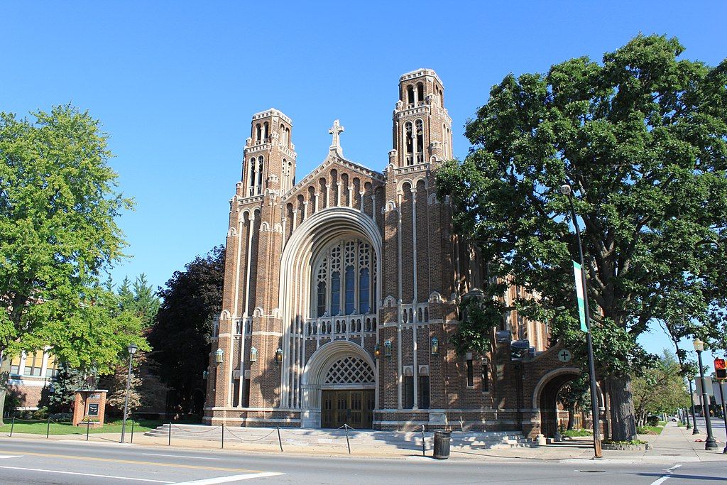 Exterior of Sacred Heart Catholic Parish