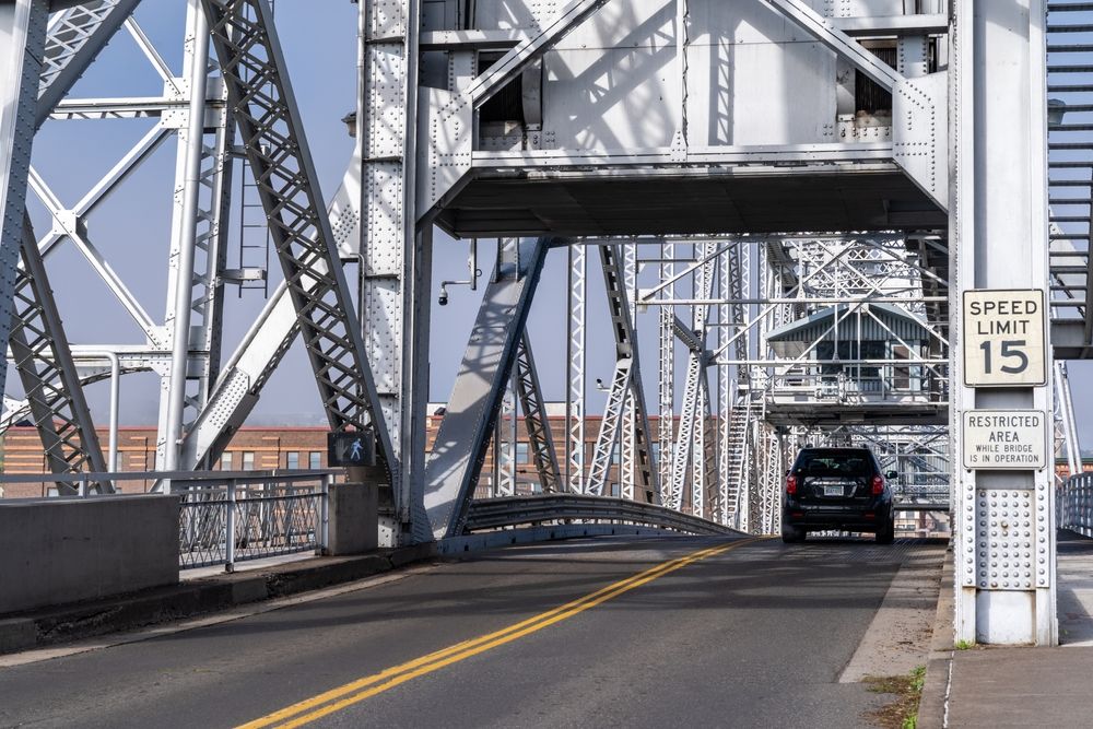 A car along the Aerial Lift Bridge