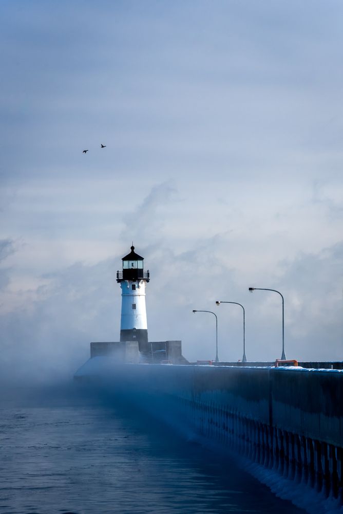 Daytime view of Duluth North Pier Lighthouse