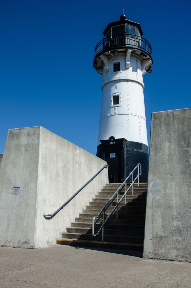 Exterior of Duluth North Pier Lighthouse