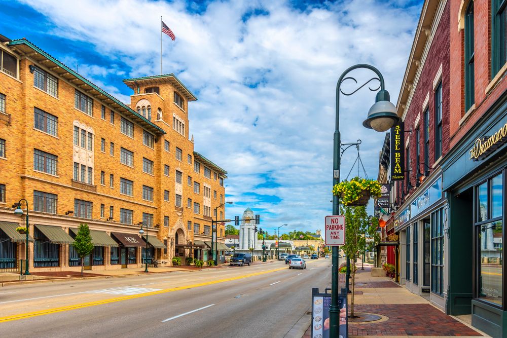 Street view of Downtown St. Charles
