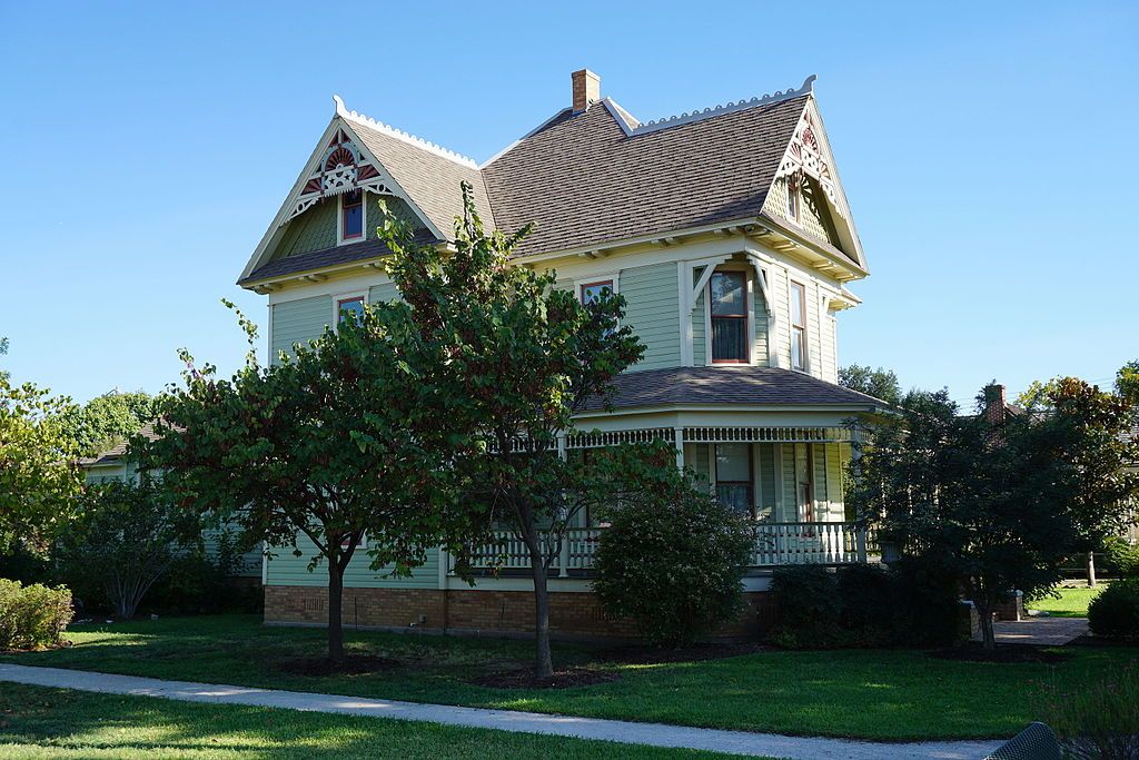 Exterior of the Bayless-Selby House Museum