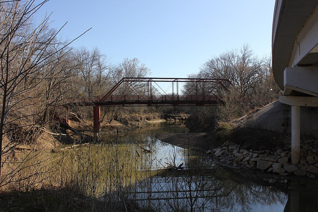 Side view of The Old Alton Bridge