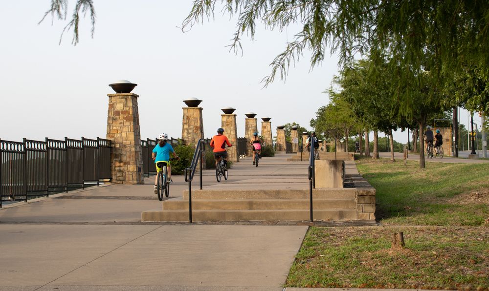 Trail at White Rock Lake Park