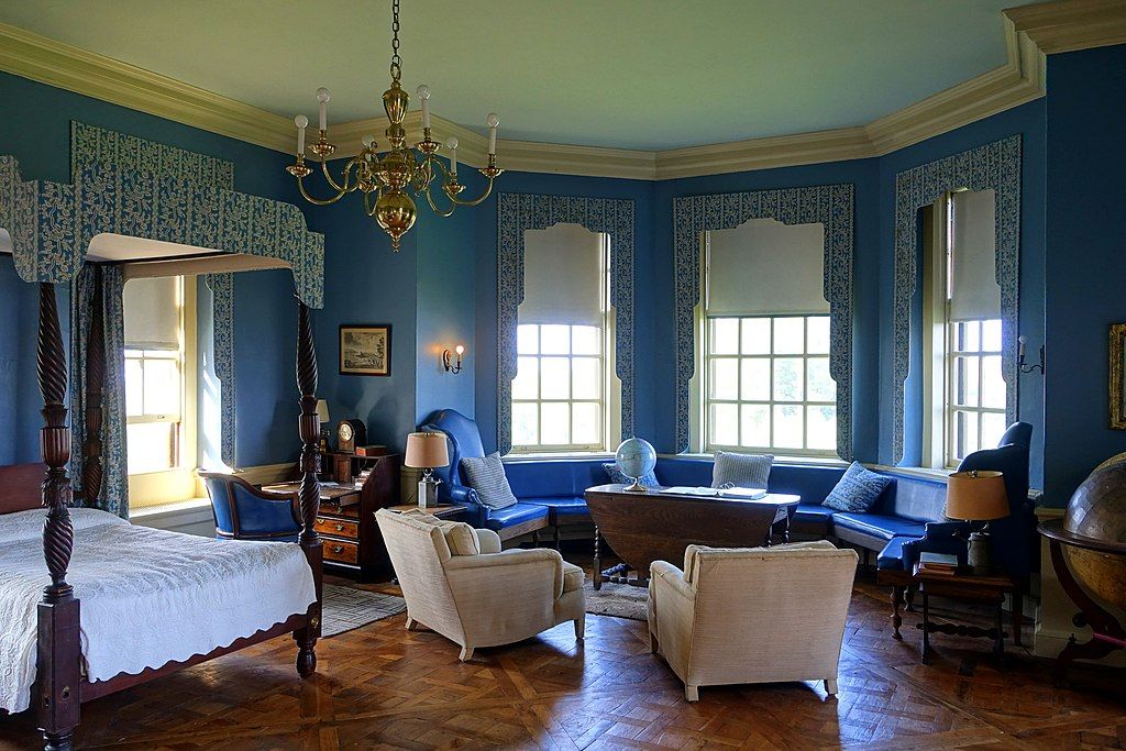 A bedroom in Castle Hill on the Crane Estate