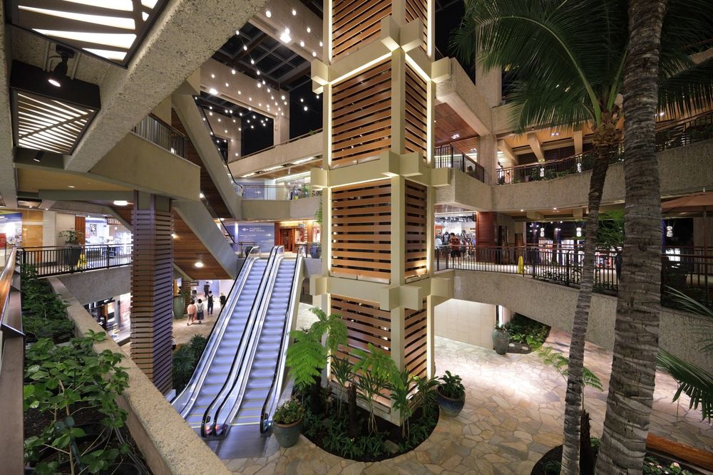 Interior of the Royal Hawaiian Center