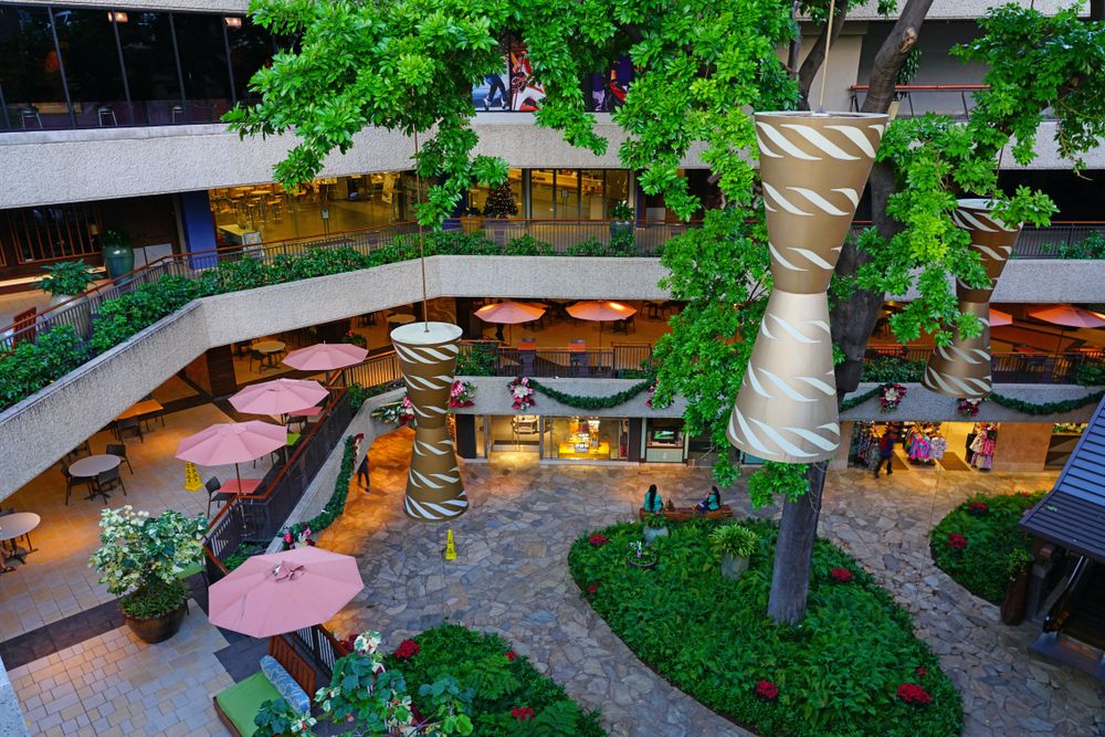 The grounds of Royal Hawaiian Center