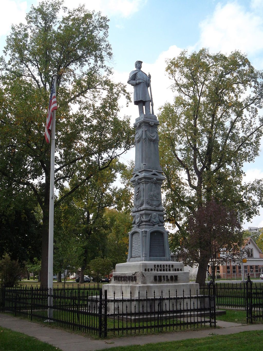 Civil war monument at Battell Park